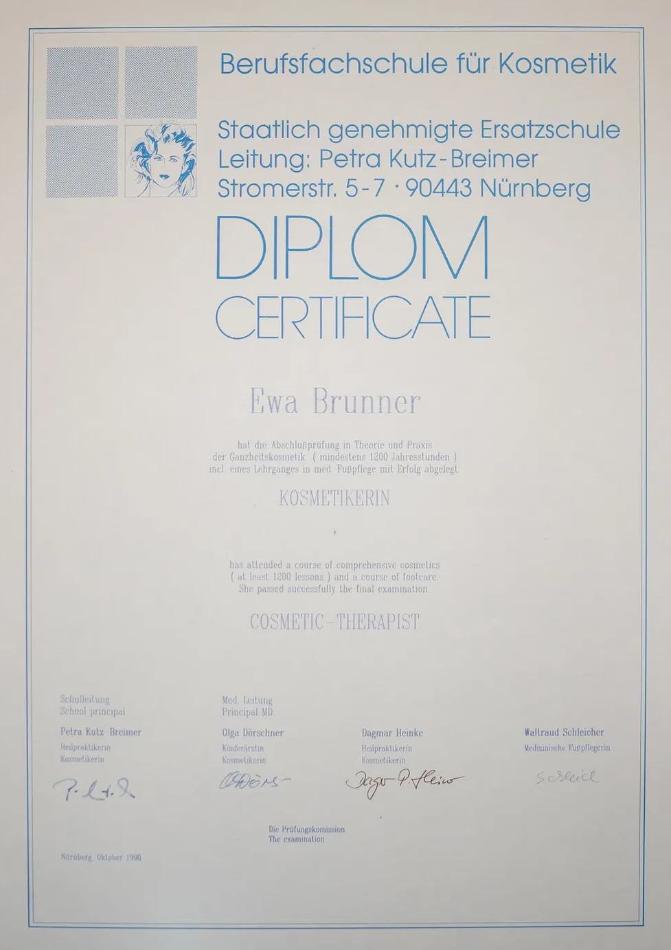 Das Diplom zur Kosmetikerin, Berufsfachschule für Kosmetik Nürnberg, 1996.
